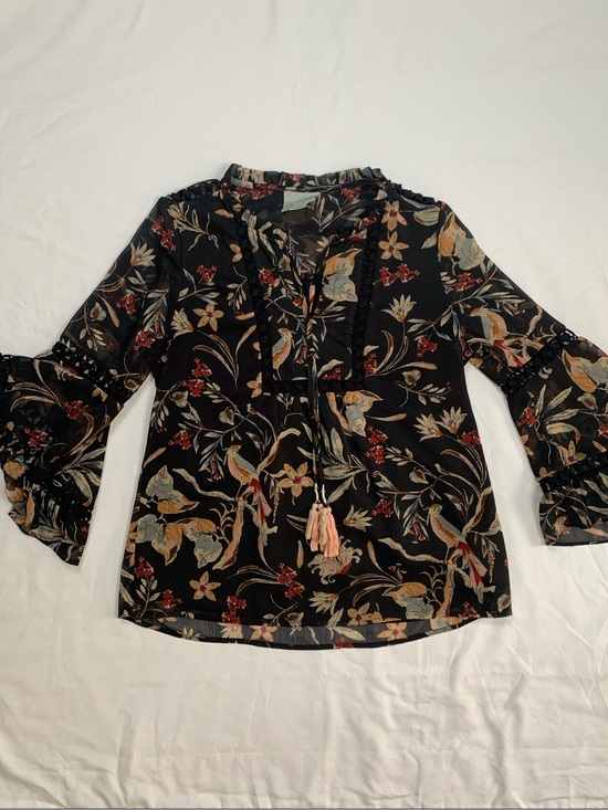 Maeve Tops - Maeve Black Floral Tassel Bell-Sleeve Blouse Goth S EUC Cosplay